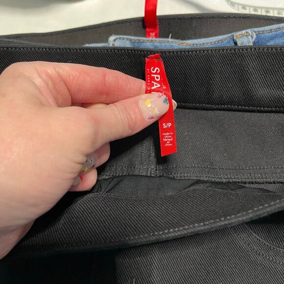 Spanx Women's Jean-ish Ankle Leggings in black women’s size small - Picture 9 of 9